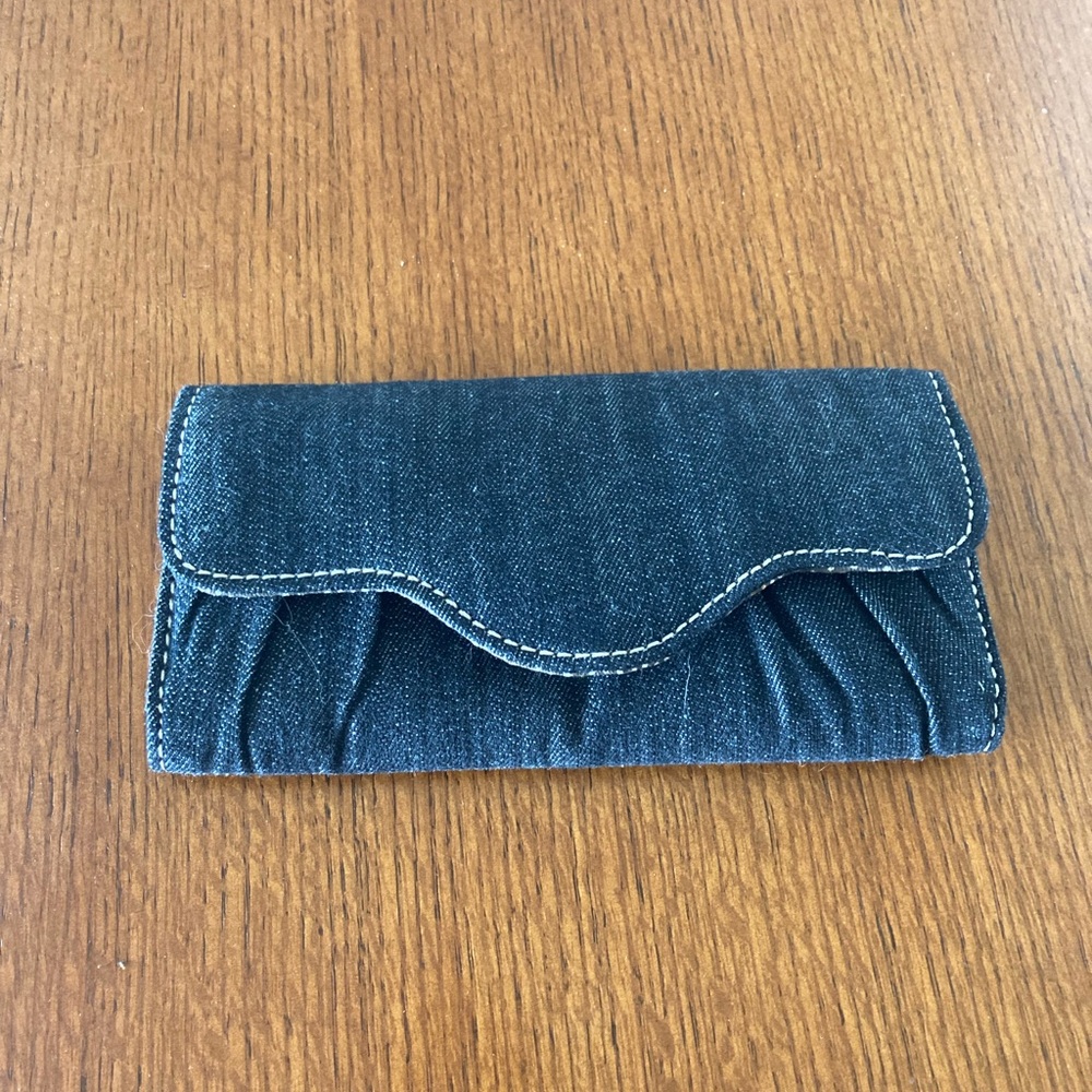 Thirty-one brand blue denim clutch wallet with kiss clasp coin purse inside
